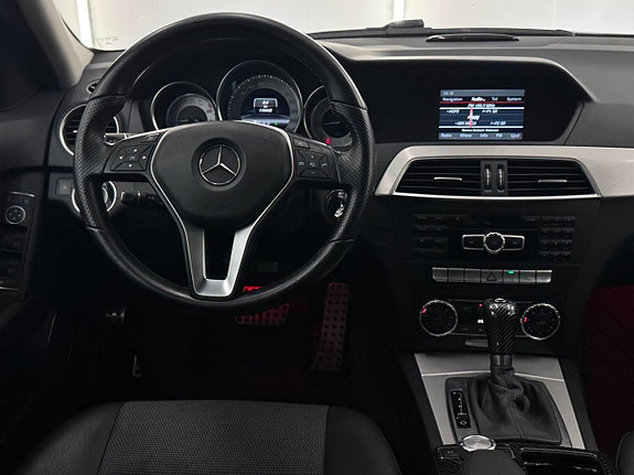 Mercedes-Benz C220 13 of 16