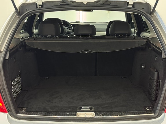 Mercedes-Benz C220 15 of 16