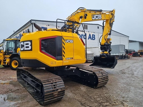 JCB 245 XR Ny! 2 of 5