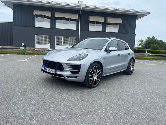 Porsche Macan GTS 3 of 5