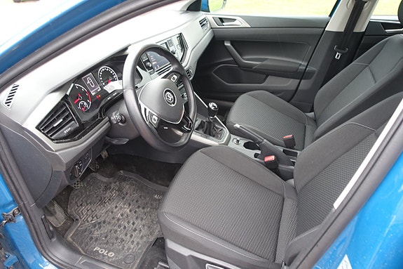 Volkswagen Polo 2 of 5
