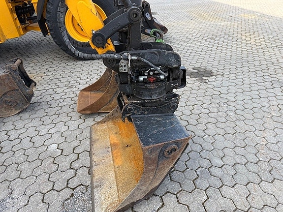 JCB 8026 CTS Steelwrist X04, 3 skopor 3 of 5
