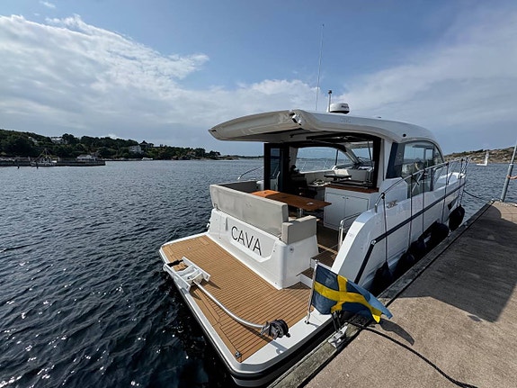 Sealine C390 / 2x Volvo Penta 380 HK D6 / 2020 7 of 12