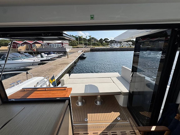 Sealine C390 / 2x Volvo Penta 380 HK D6 / 2020 3 of 5