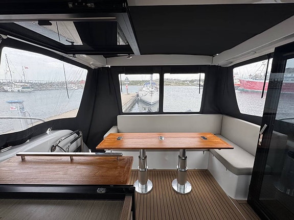 Sealine C390 / 2x Volvo Penta 380 HK D6 / 2020 4 of 5