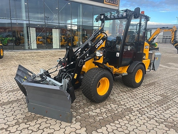 JCB 403 Plus 30km/h Steg5 m. Vinterpaket 2 of 5
