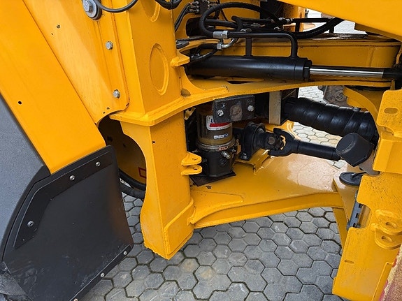 JCB 413 S 50km/h nya hytten! 5 of 5