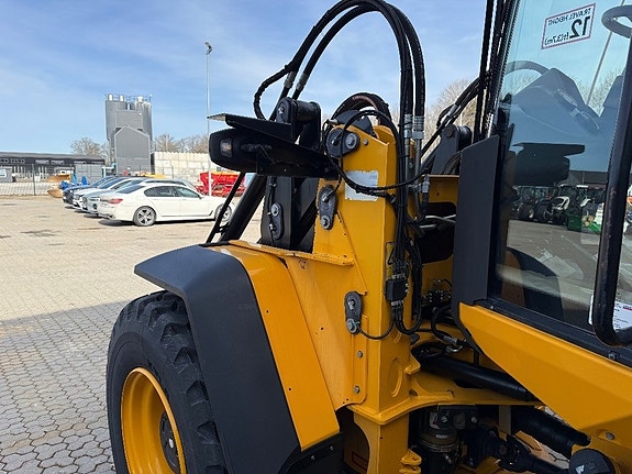 JCB 413 S 50km/h nya hytten! 4 of 5