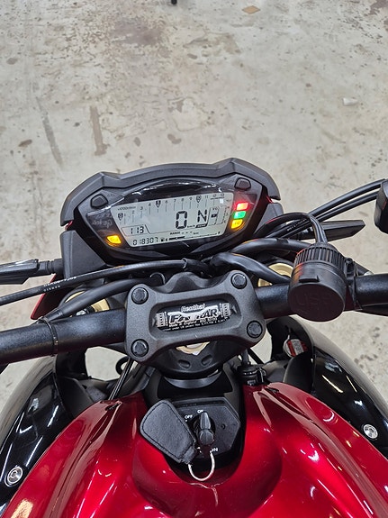 Suzuki Gsx-s1000 4 of 5