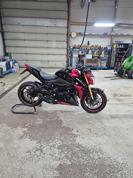 Suzuki Gsx-s1000 3 of 5