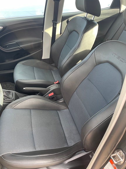 Seat Ibiza 4 of 5
