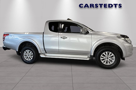 Mitsubishi L200 Club Cab 2 of 5