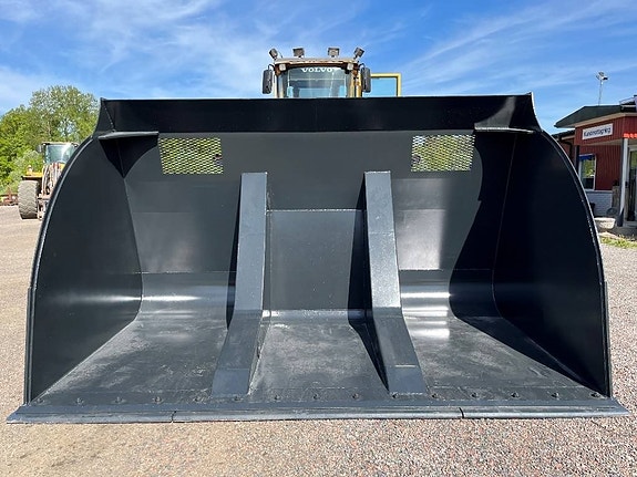 Högtippande skopa / High tip bucket 13 m3 3 of 5