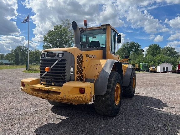 Volvo L 110 F 3 of 5