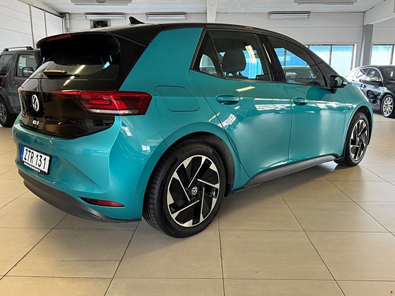 Volkswagen ID.3 3 of 5