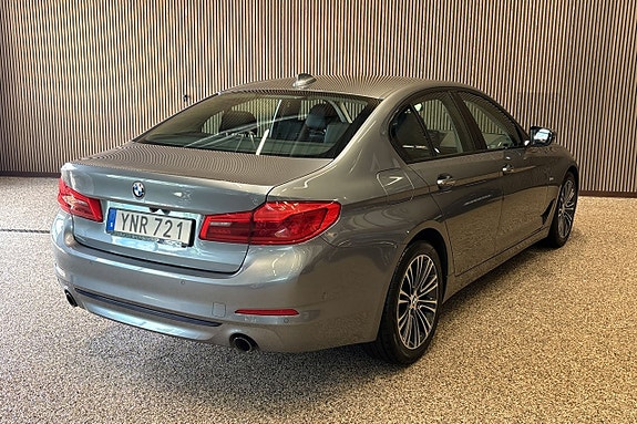 BMW 520d 4 of 5