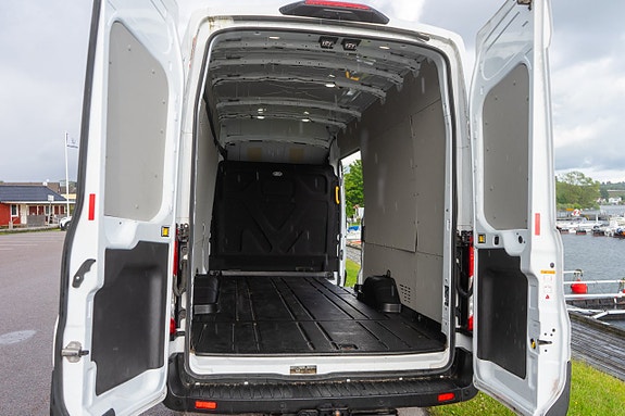 Ford Transit 13 of 24