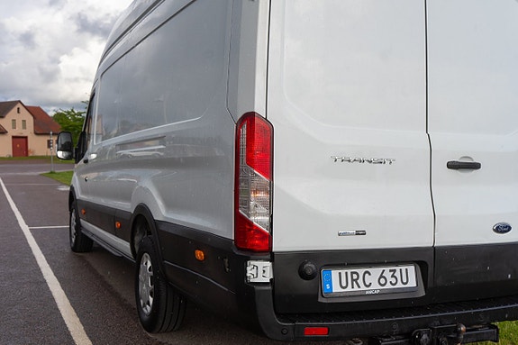 Ford Transit 9 of 24
