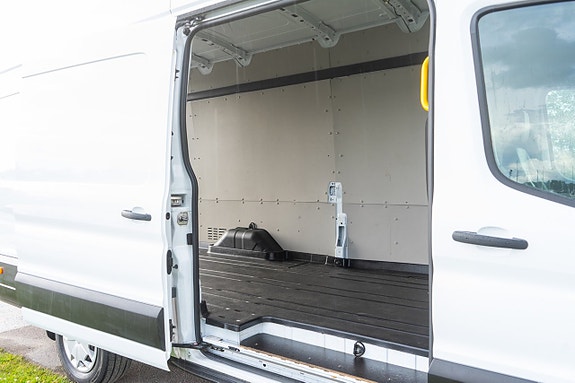 Ford Transit 15 of 24