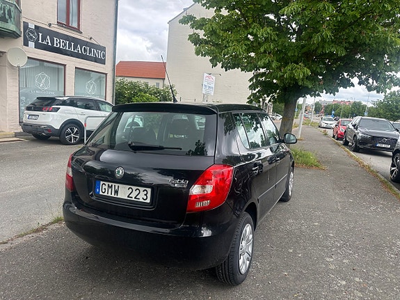 Skoda Fabia 2 of 5