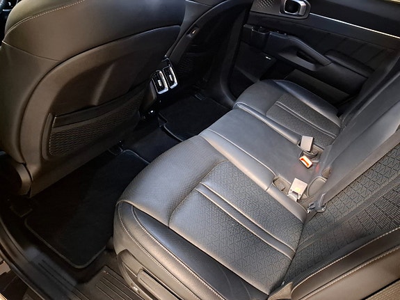 Kia Sorento 13 of 23