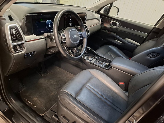 Kia Sorento 12 of 23