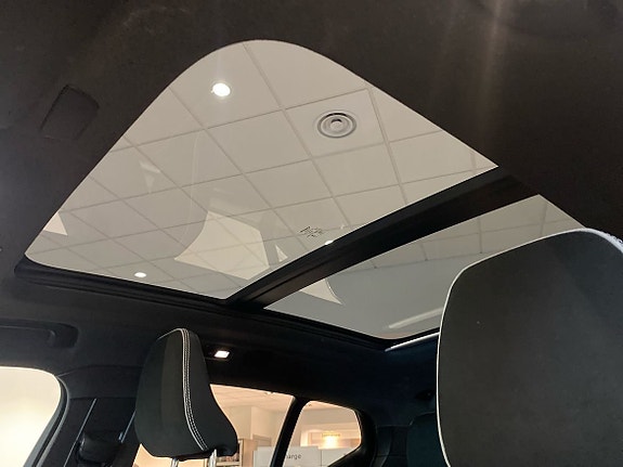 Volvo XC40 16 of 17