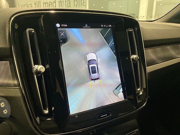 Volvo XC40 14 of 17