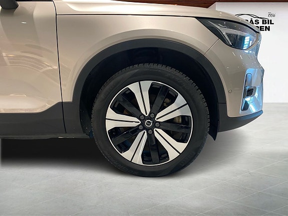 Volvo XC40 9 of 17