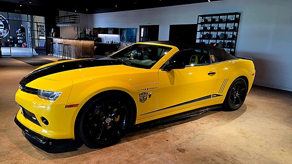 Chevrolet Camaro 2 of 5
