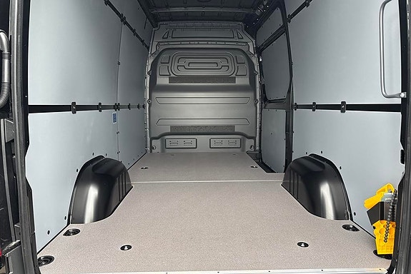 Mercedes-Benz eSprinter 420 14 of 14