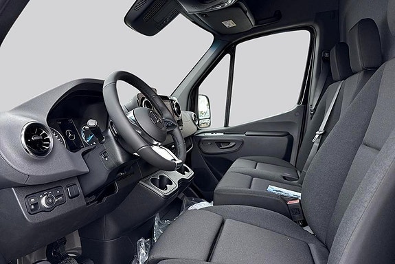 Mercedes-Benz eSprinter 420 8 of 14