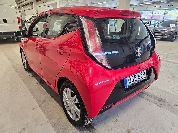 Toyota Aygo 3 of 5