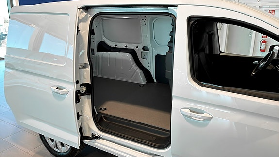 Ford Transit Connect 5 of 9