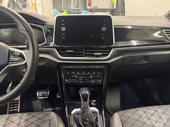 Volkswagen T-Roc 12 of 22