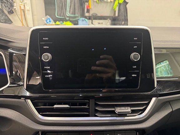 Volkswagen T-Roc 18 of 22