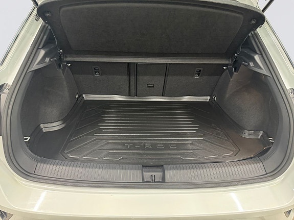 Volkswagen T-Roc 16 of 22