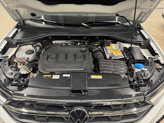 Volkswagen T-Roc 17 of 22