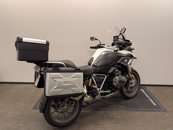 BMW R1250GS 3 of 5