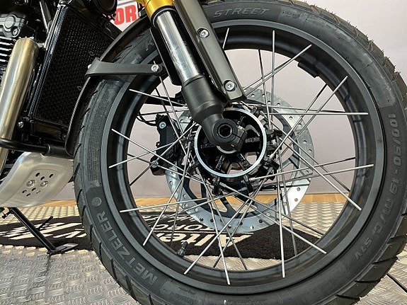 Triumph SCRAMBLER 400XC 9 of 16