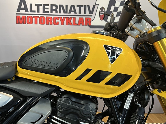 Triumph SCRAMBLER 400XC 11 of 16