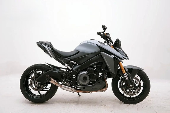 Suzuki GSX-S1000 3 of 8