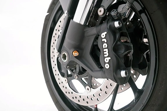 Suzuki GSX-S1000 6 of 8
