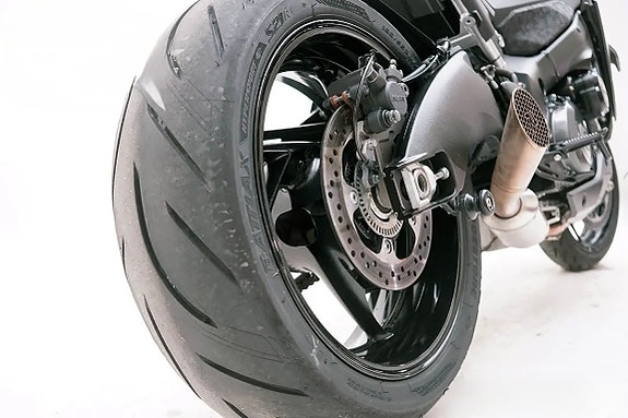 Suzuki GSX-S1000 7 of 8