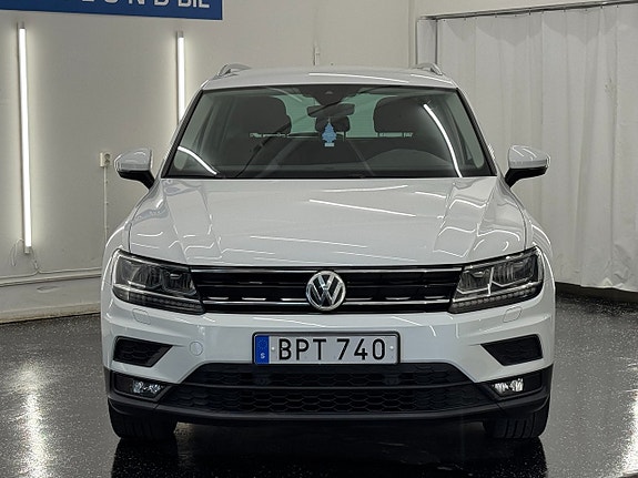 Volkswagen Tiguan 2 of 19