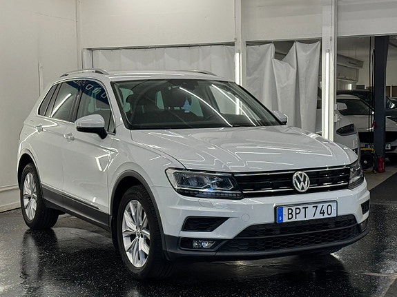 Volkswagen Tiguan 3 of 19