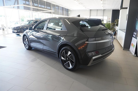 Hyundai Ioniq 5 4 of 12