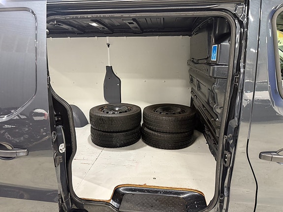 Renault Trafic 10 of 11
