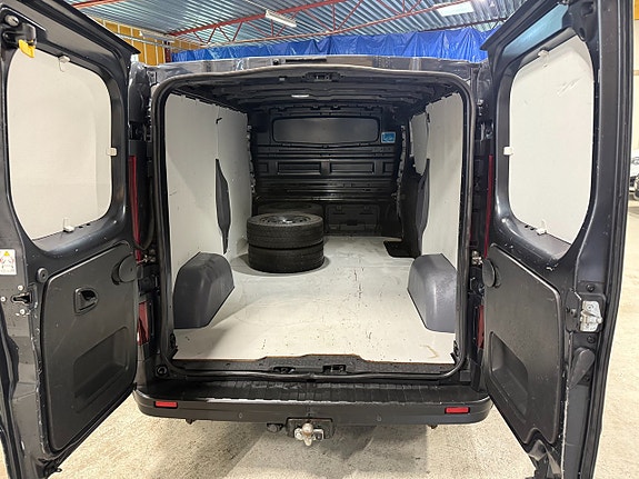 Renault Trafic 11 of 11