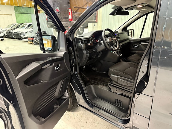 Renault Trafic 9 of 11